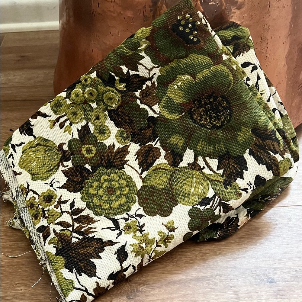 Green Floral Fabric from the 70’s.  2 yards.  Very good condition